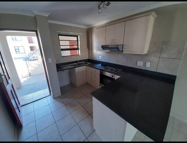 2 BEDROOM PROPERTY TO RENT IN BURGUNDY ESTATE